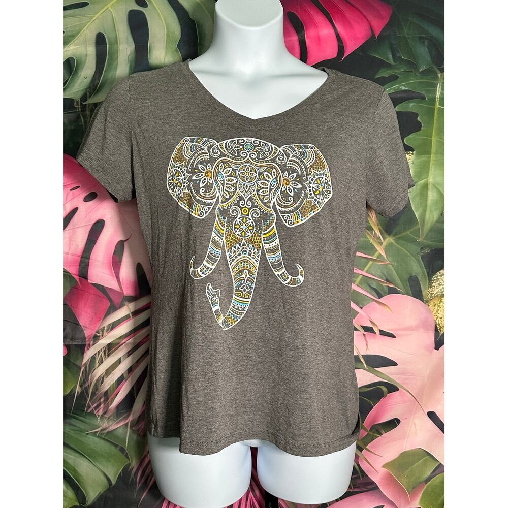 District grey short sleeve with mandala elephant print XL